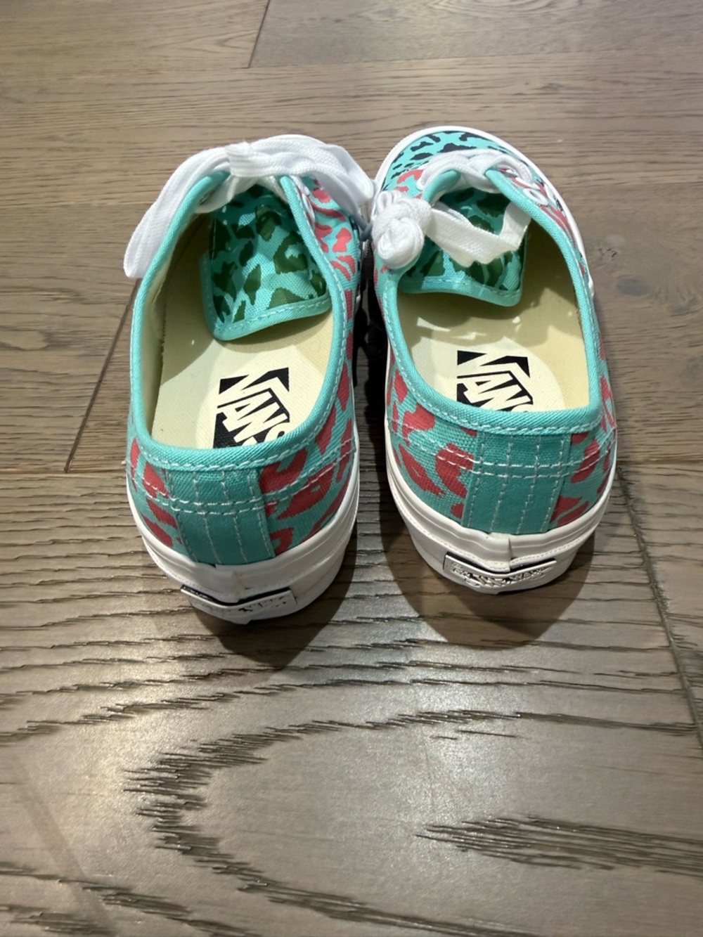 Vans Leopard Print Low Top Sneakers in Teal, Pink & Black New Womens 6 - Picture 4 of 6